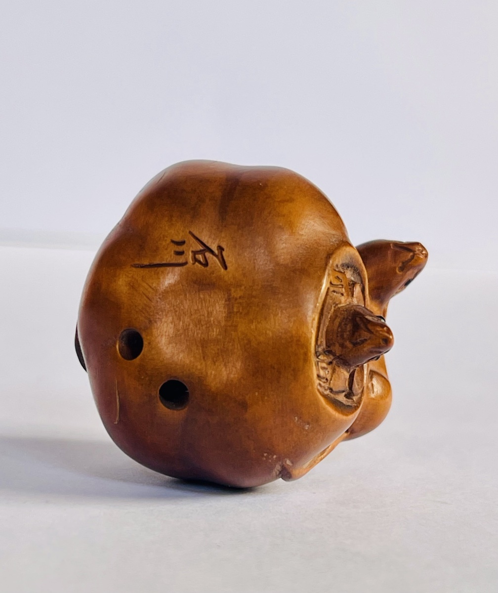 Carved Boxwood Netsuke -photo-5